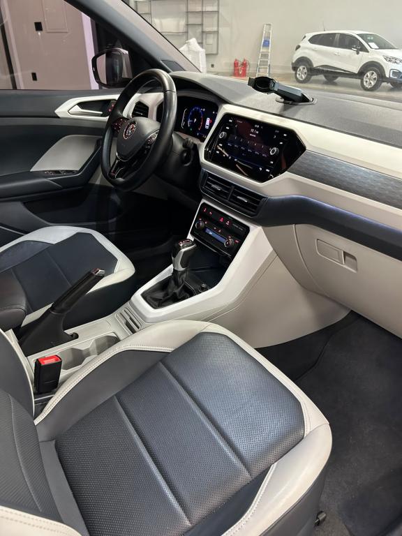 VOLKSWAGEN T-Cross - Foto