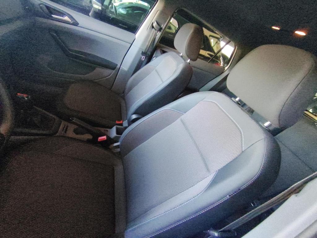 VOLKSWAGEN T-Cross - Foto