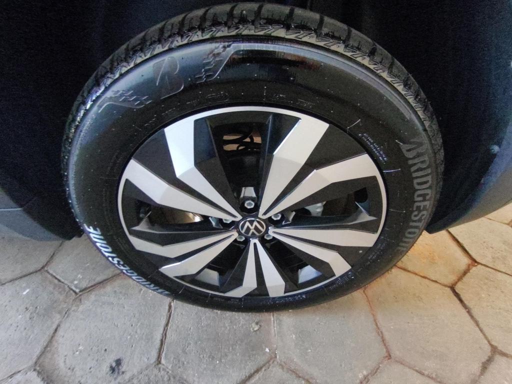 VOLKSWAGEN T-Cross - Foto