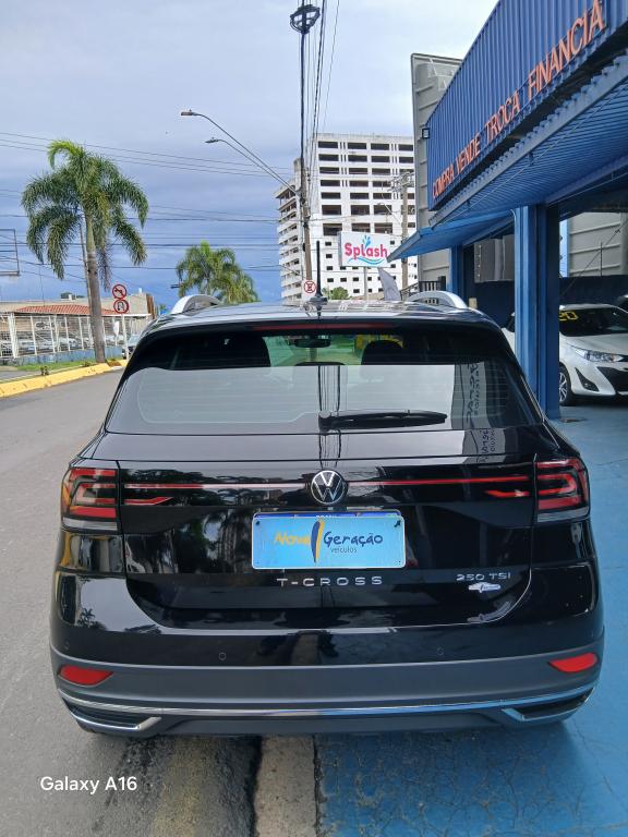 VOLKSWAGEN T-Cross - Foto