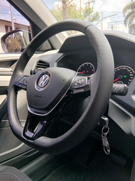 VOLKSWAGEN T-Cross - Foto