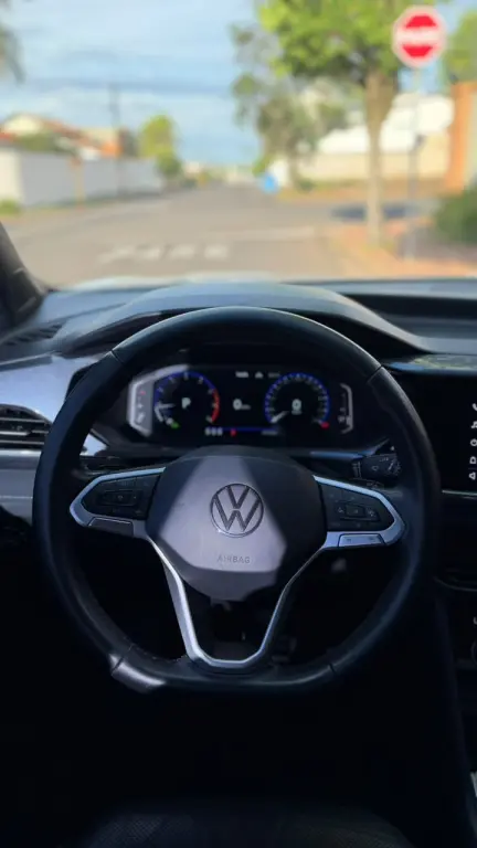 VOLKSWAGEN Taos - Foto