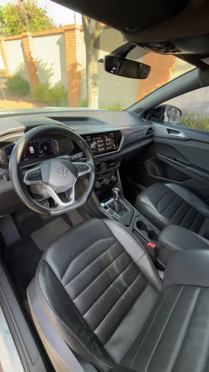 VOLKSWAGEN Taos - Foto