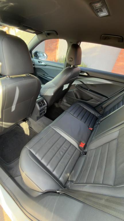 VOLKSWAGEN Taos - Foto
