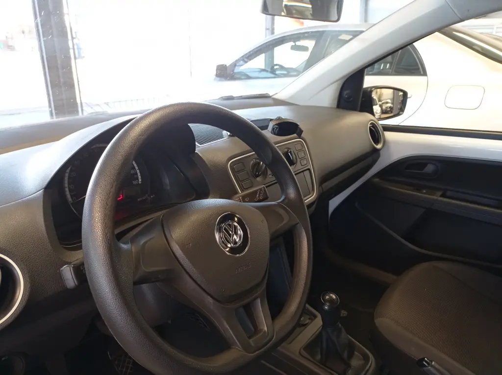 VOLKSWAGEN UP - Foto
