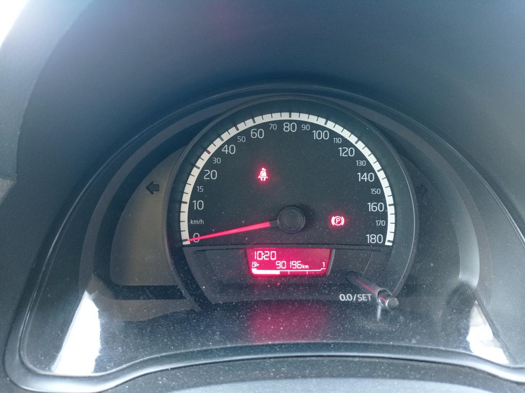 VOLKSWAGEN UP - Foto