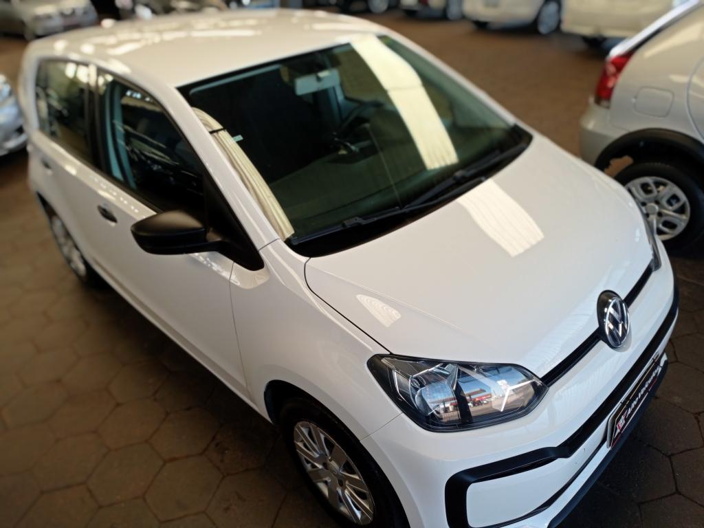 VOLKSWAGEN UP - Foto