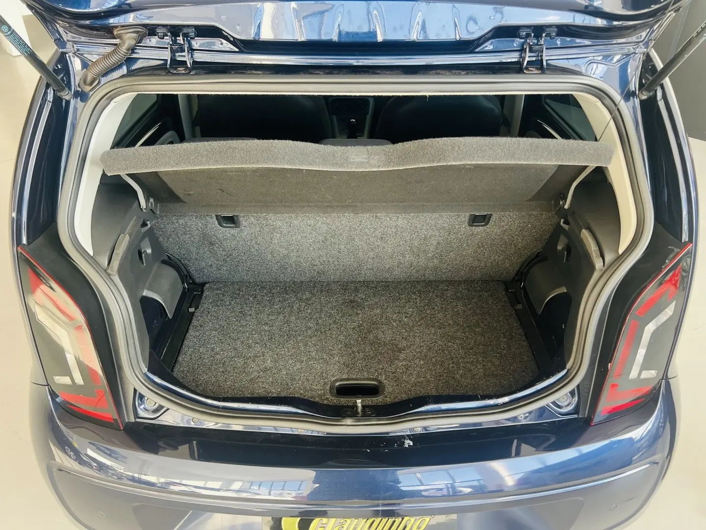 VOLKSWAGEN UP - Foto