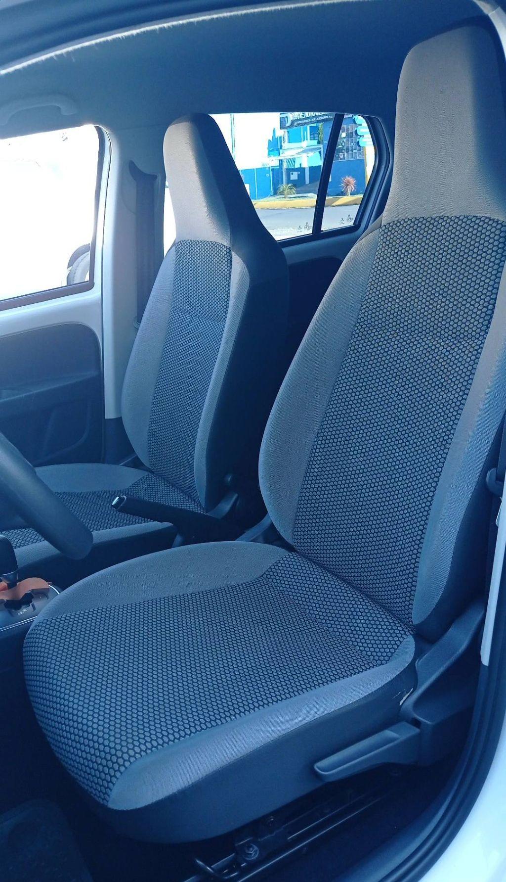 VOLKSWAGEN UP - Foto