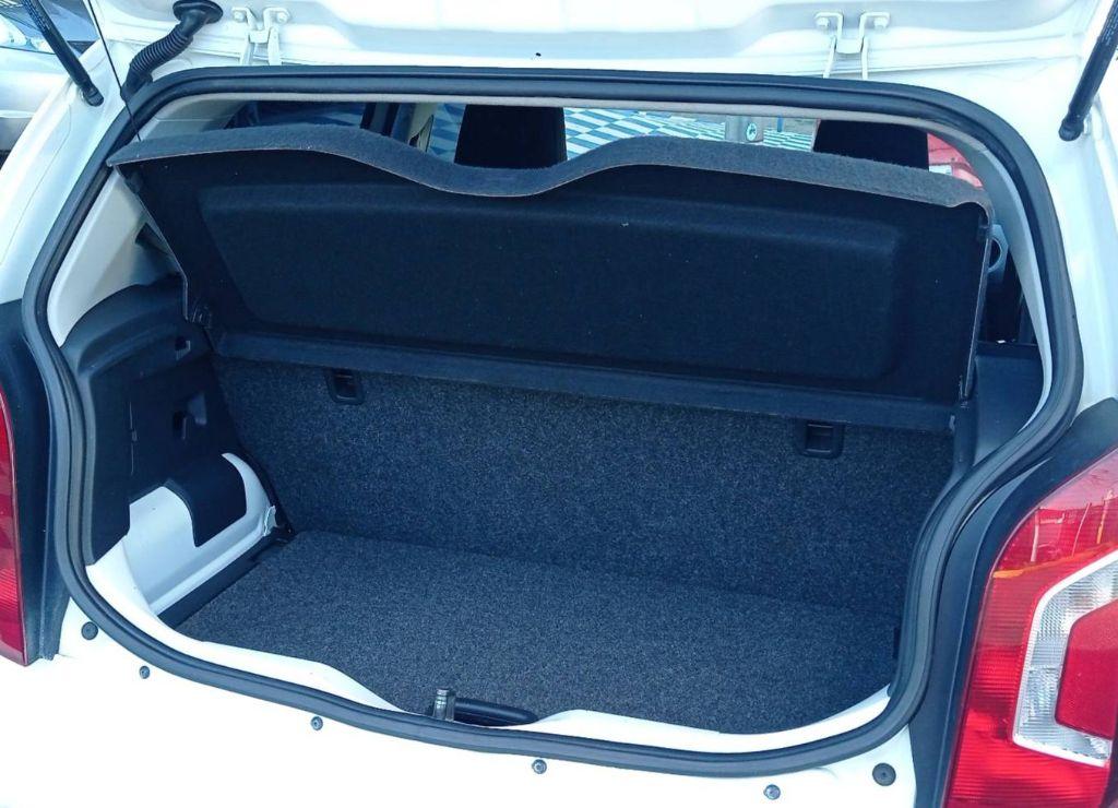 VOLKSWAGEN UP - Foto
