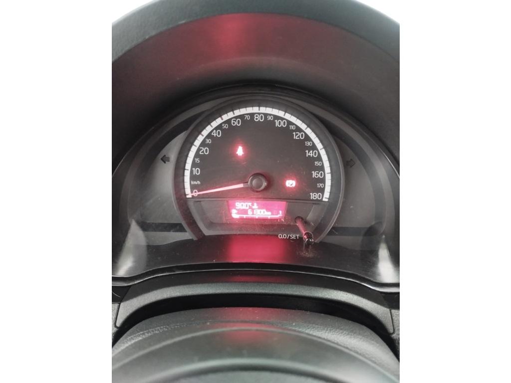 VOLKSWAGEN UP - Foto