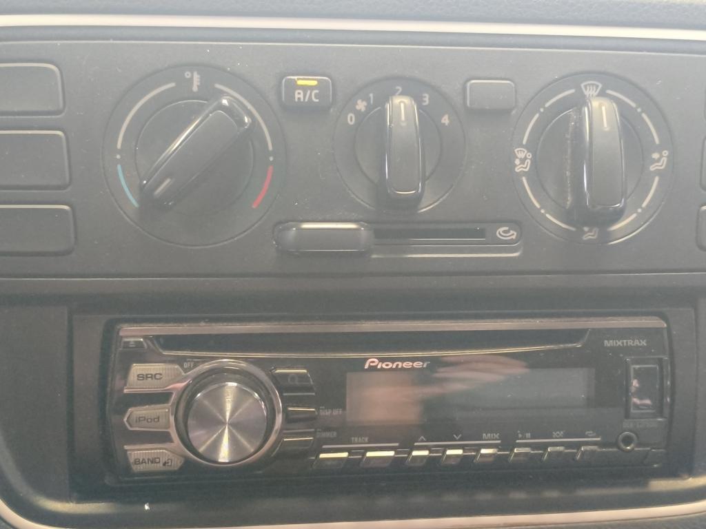 VOLKSWAGEN UP - Foto