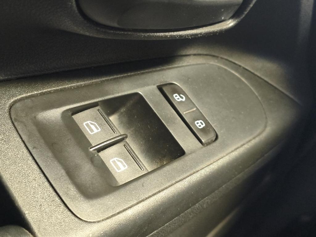 VOLKSWAGEN UP - Foto