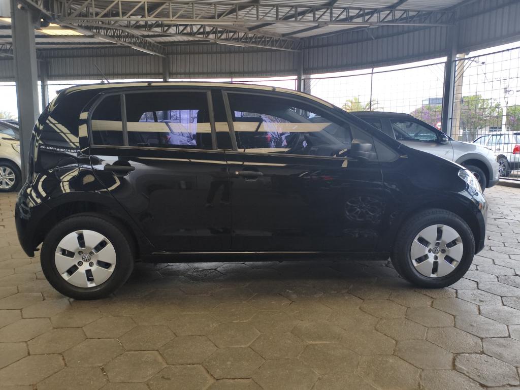 VOLKSWAGEN UP - Foto
