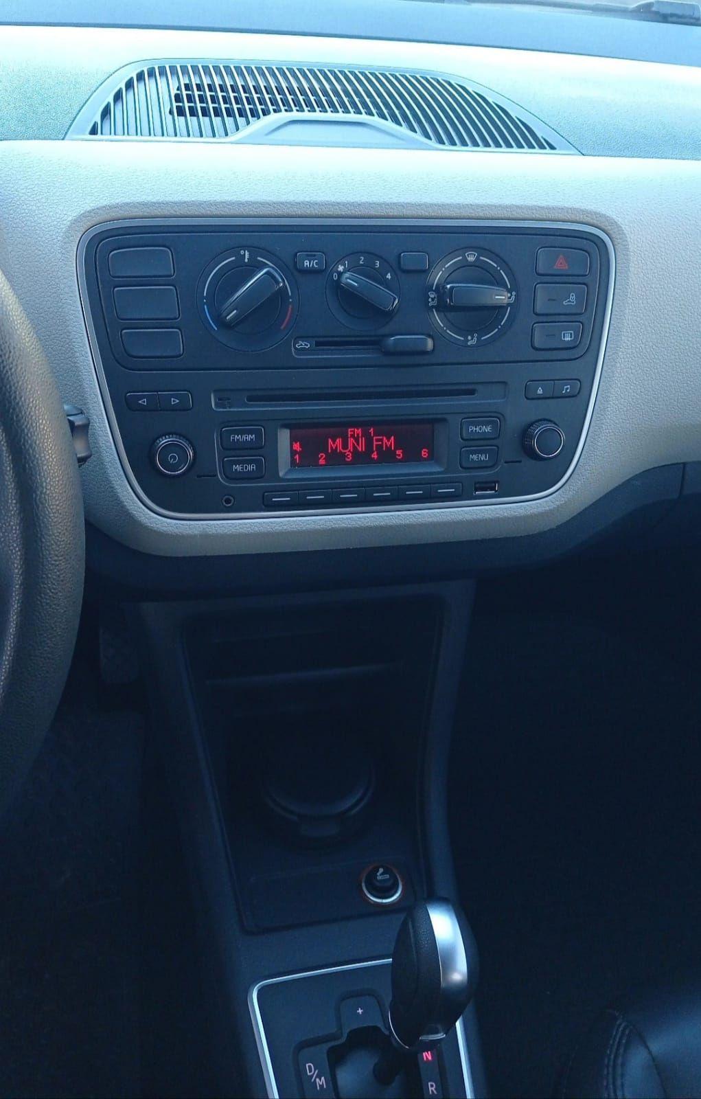 VOLKSWAGEN UP - Foto