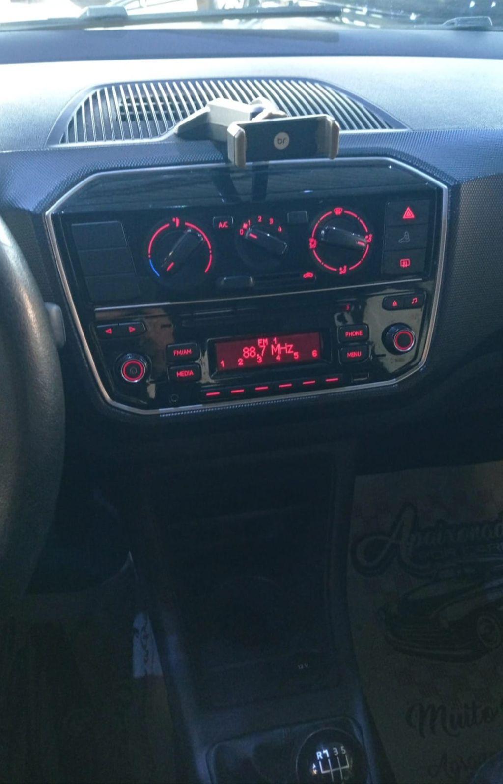 VOLKSWAGEN UP - Foto