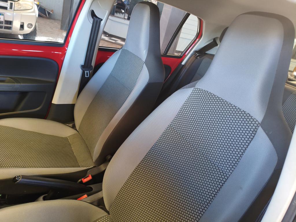 VOLKSWAGEN UP - Foto