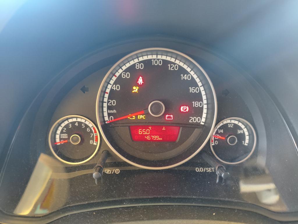 VOLKSWAGEN UP - Foto