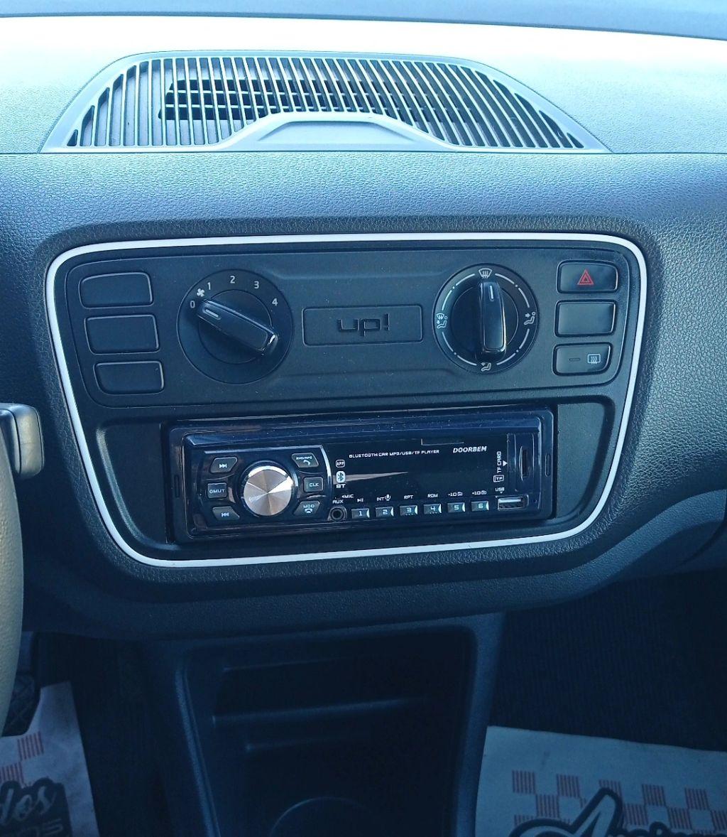 VOLKSWAGEN UP - Foto