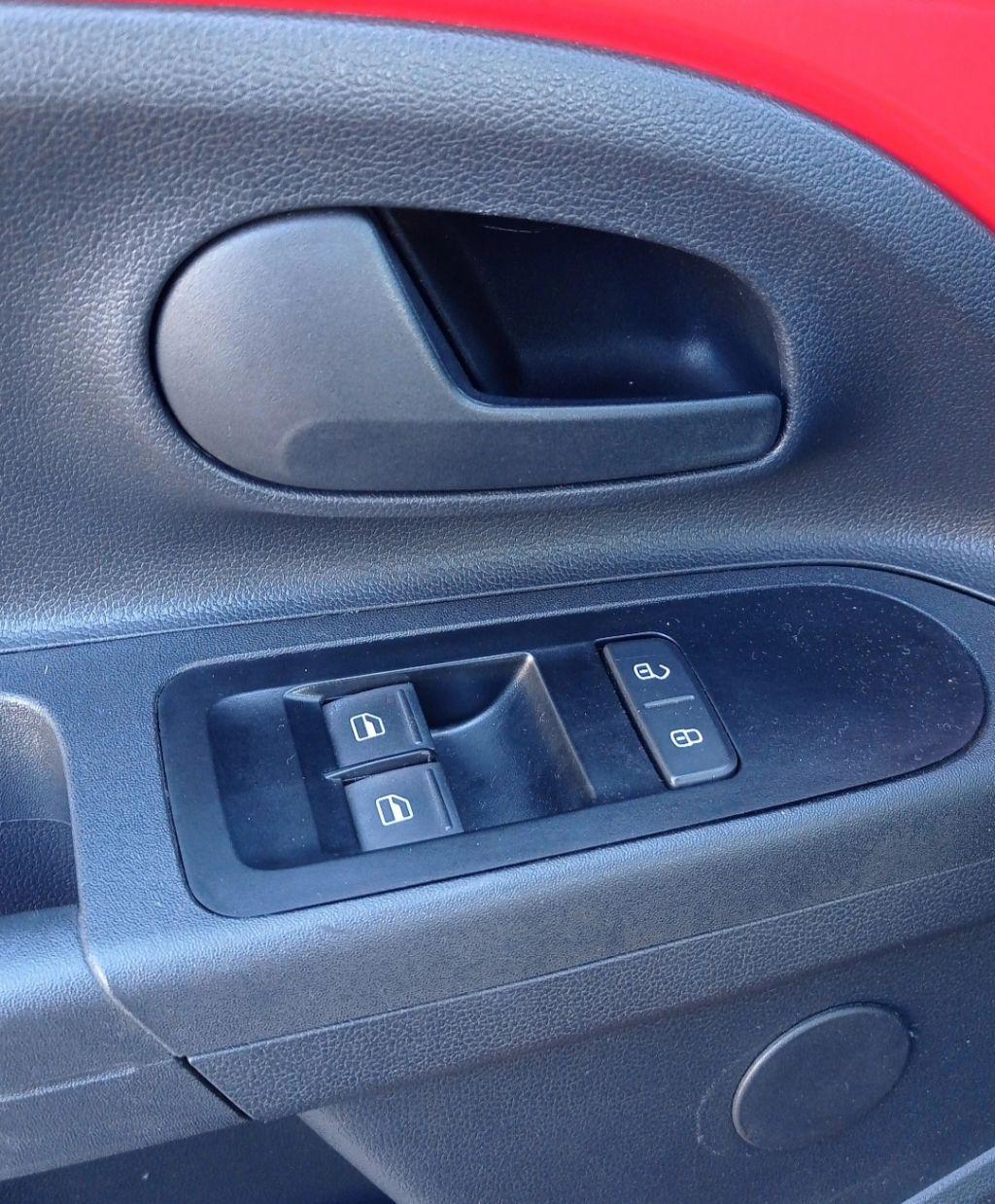 VOLKSWAGEN UP - Foto