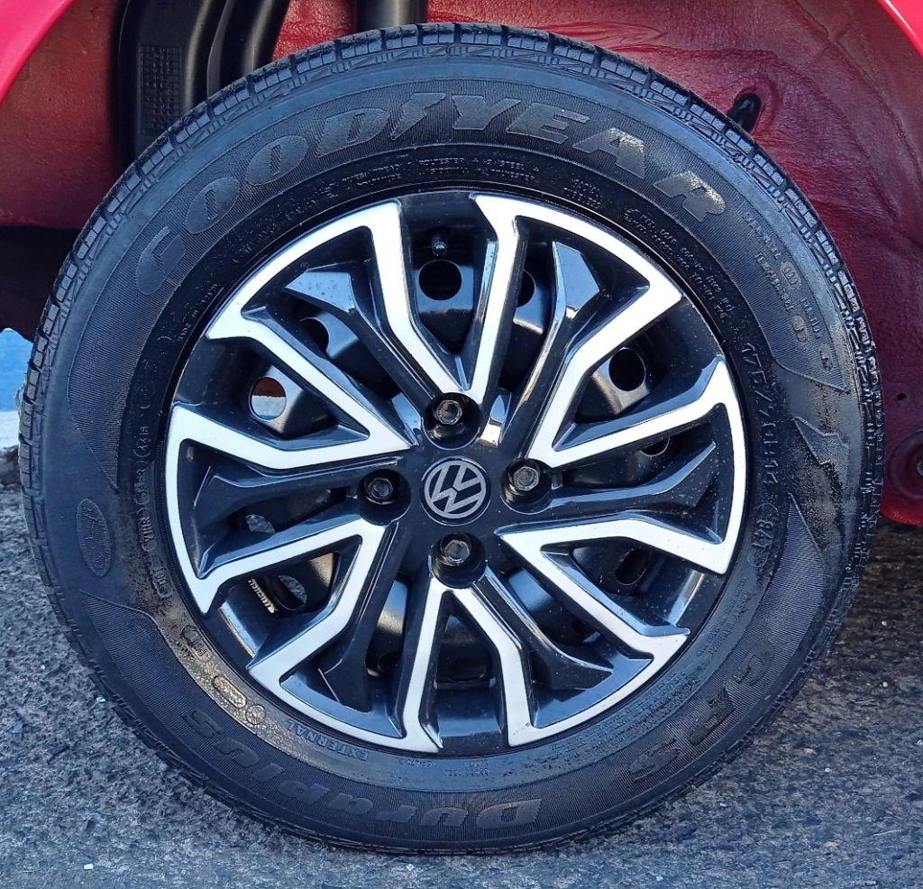 VOLKSWAGEN UP - Foto