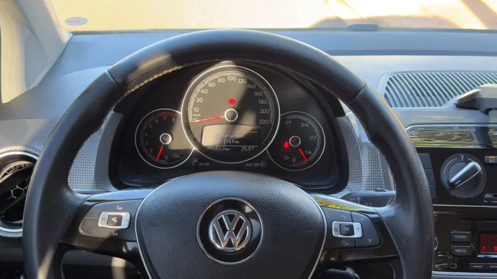 VOLKSWAGEN UP - Foto