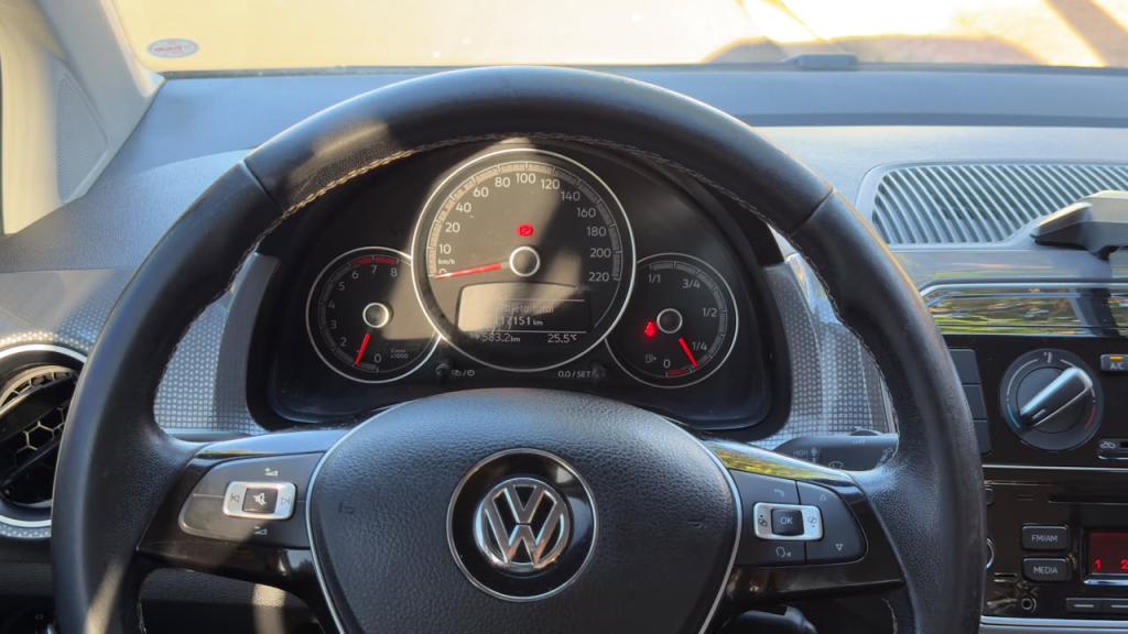 VOLKSWAGEN UP - Foto