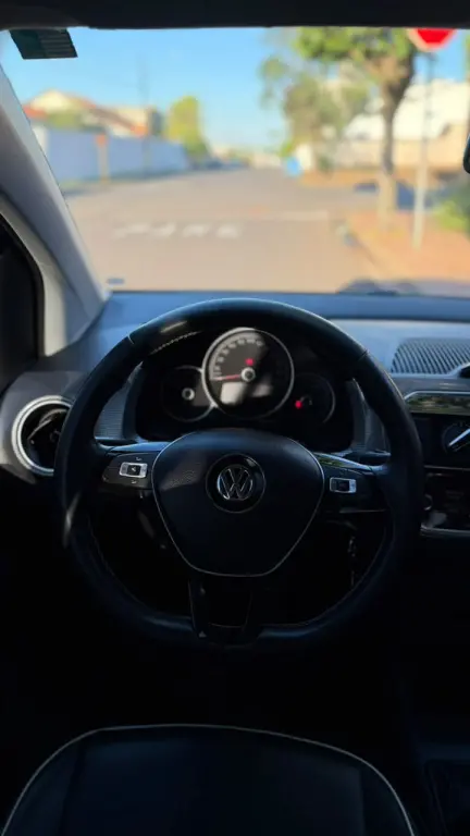 VOLKSWAGEN UP - Foto