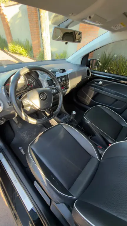 VOLKSWAGEN UP - Foto