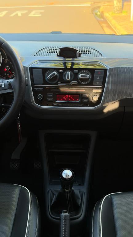 VOLKSWAGEN UP - Foto