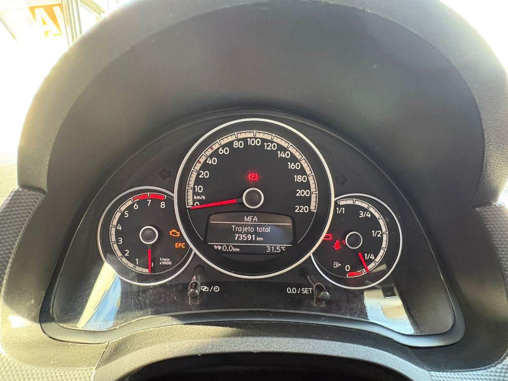 VOLKSWAGEN UP - Foto