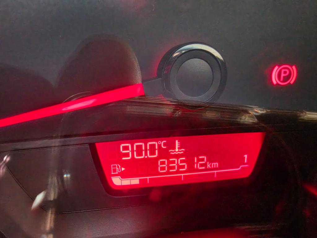 VOLKSWAGEN UP - Foto