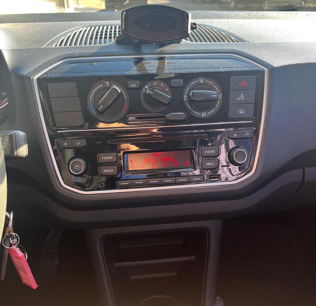 VOLKSWAGEN UP - Foto