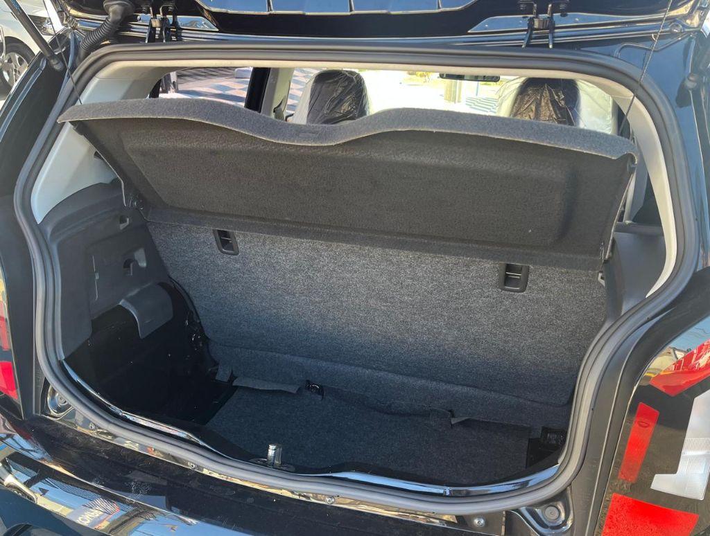 VOLKSWAGEN UP - Foto
