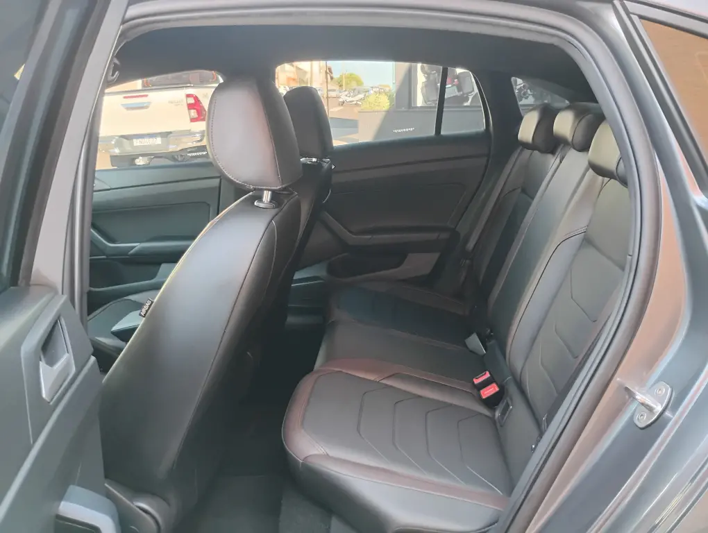 VOLKSWAGEN Virtus - Foto