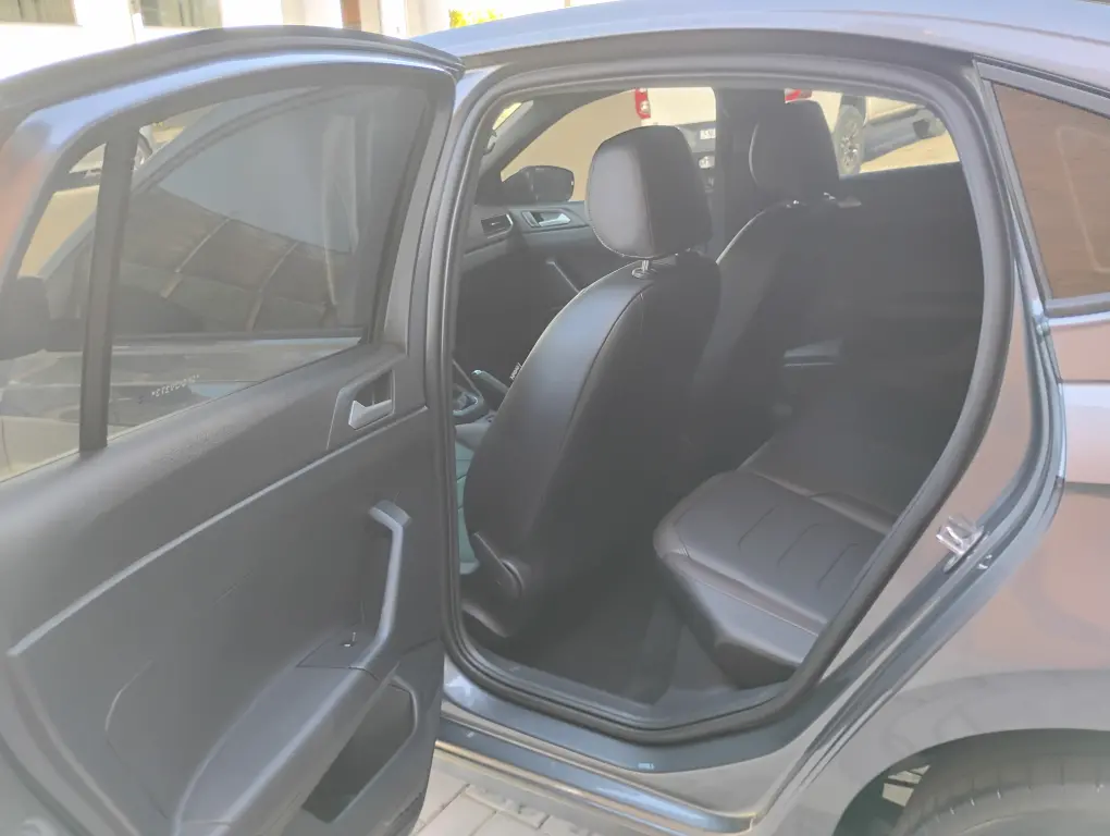 VOLKSWAGEN Virtus - Foto