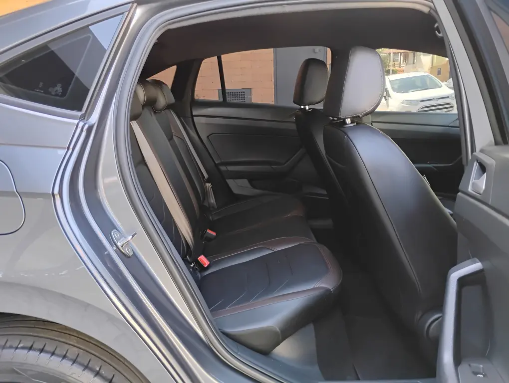 VOLKSWAGEN Virtus - Foto