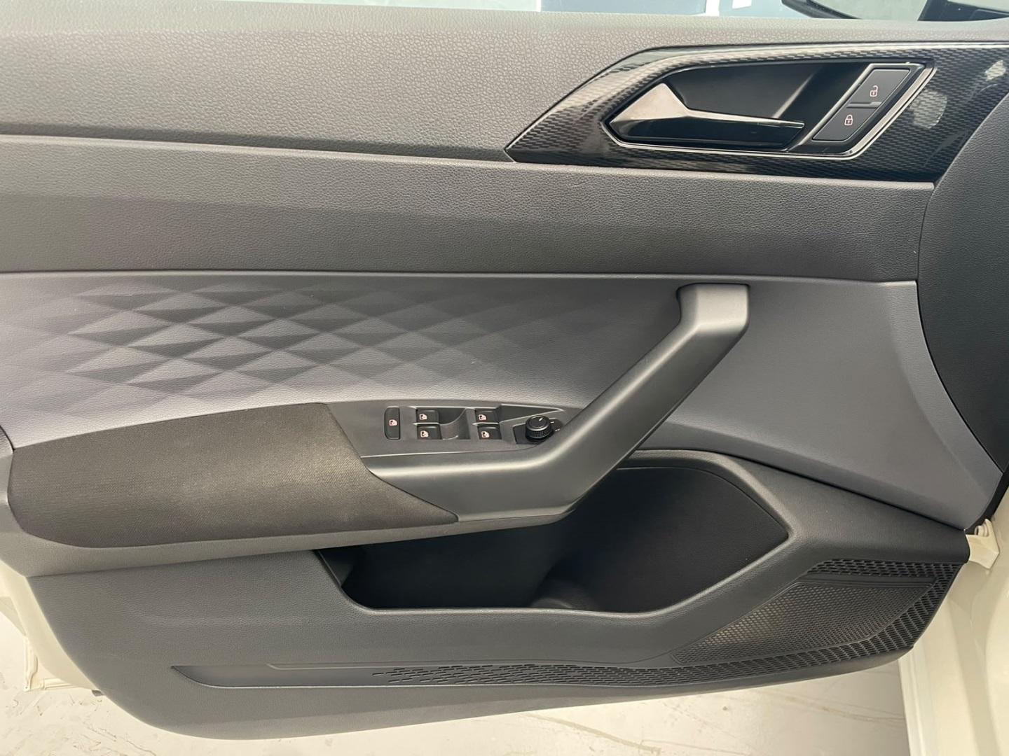 VOLKSWAGEN Virtus - Foto