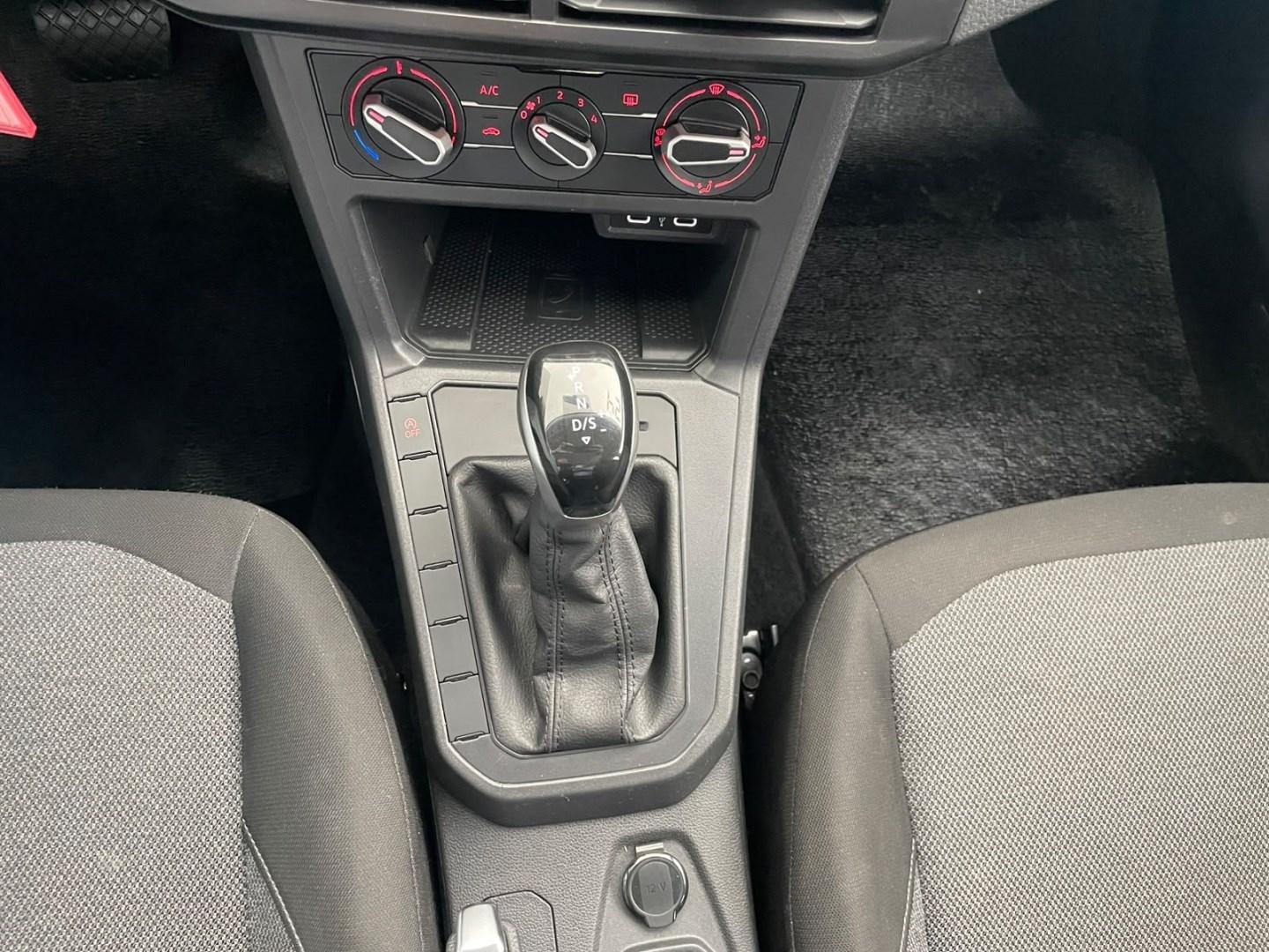 VOLKSWAGEN Virtus - Foto
