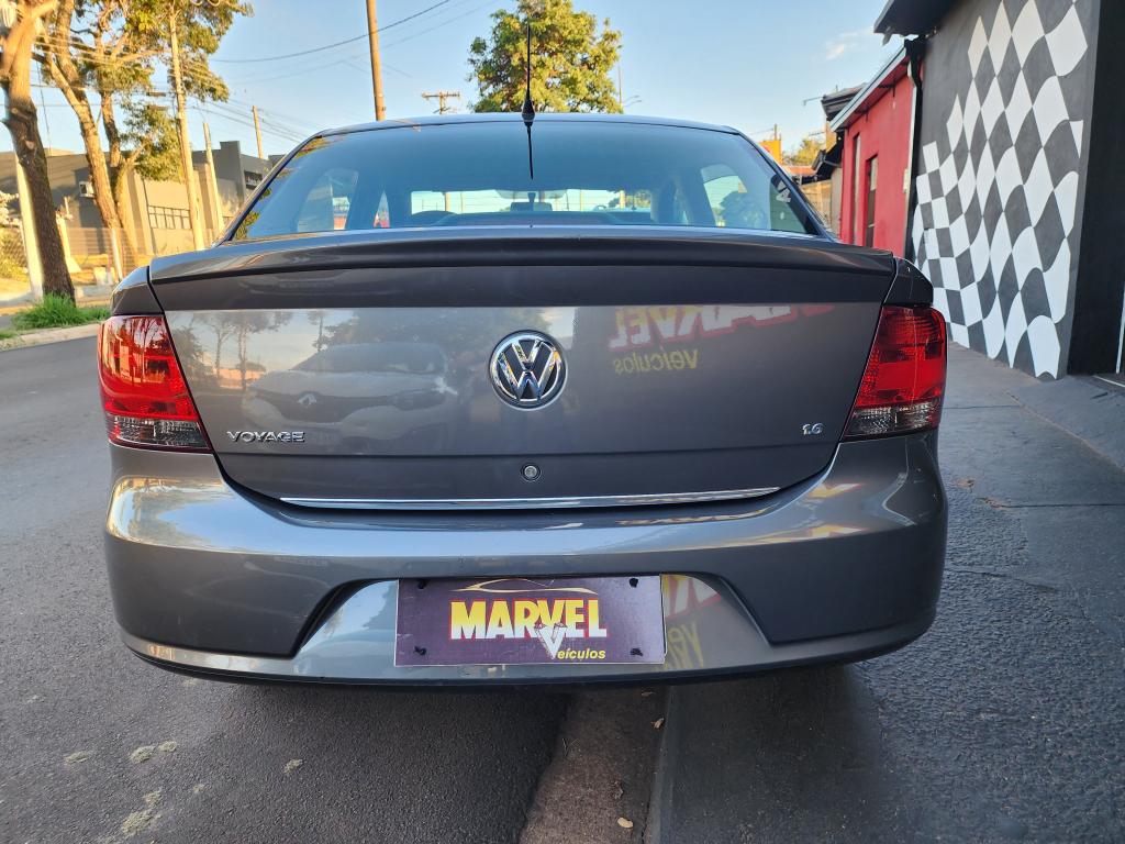 VOLKSWAGEN Voyage - Foto