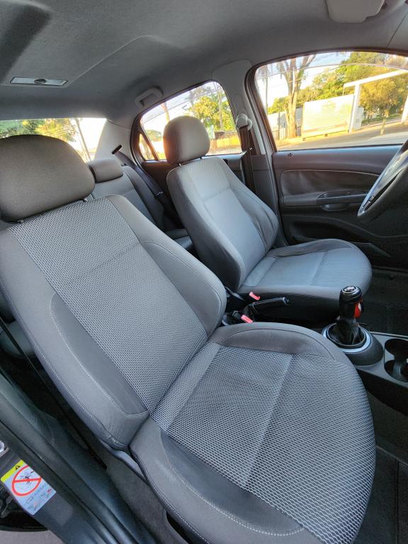 VOLKSWAGEN Voyage - Foto