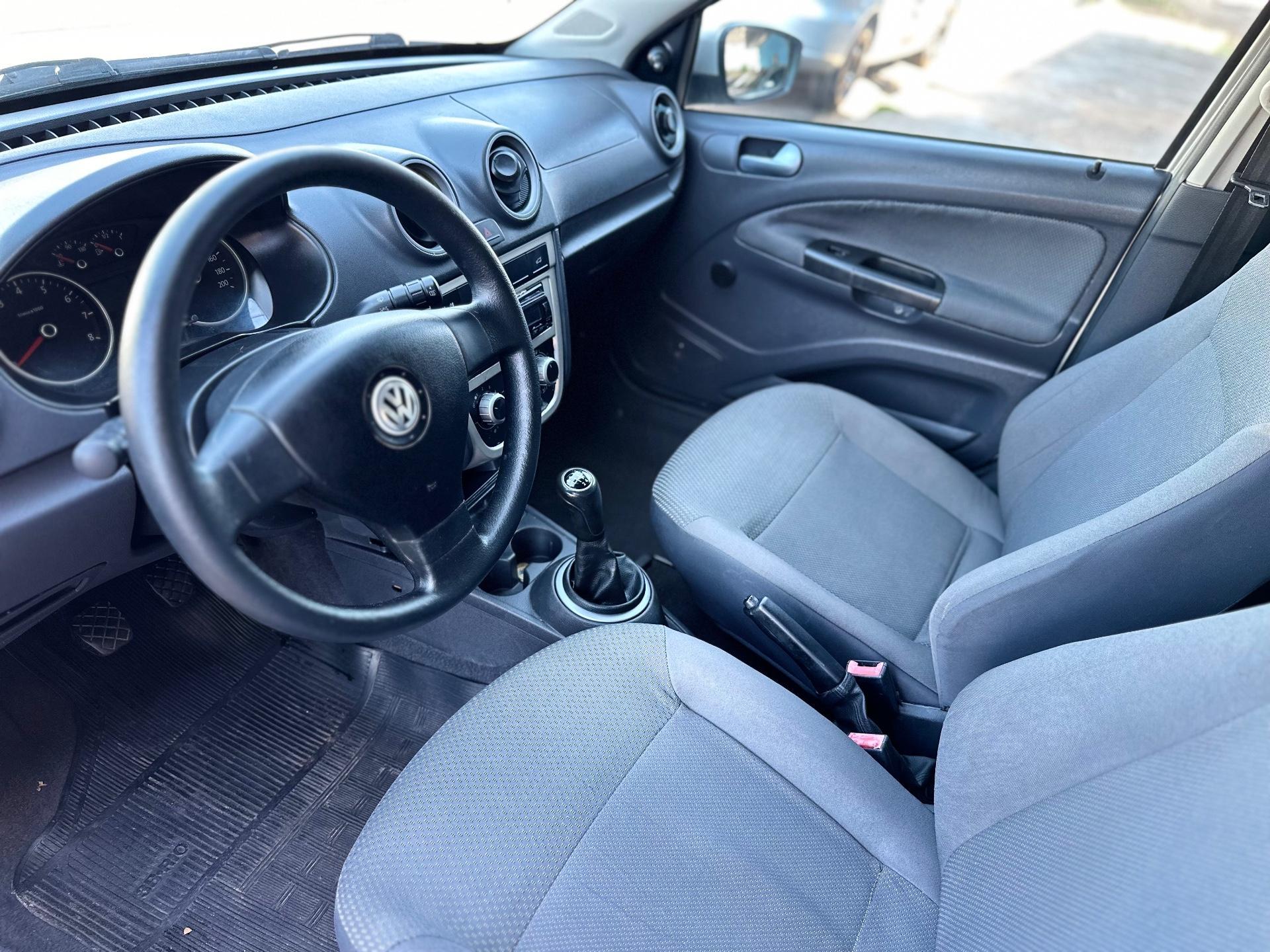 VOLKSWAGEN Voyage - Foto