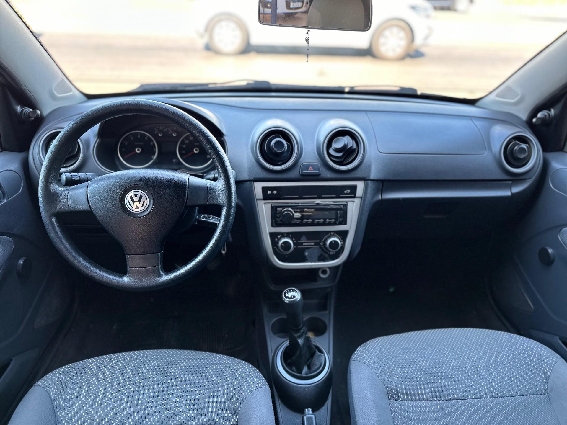 VOLKSWAGEN Voyage - Foto