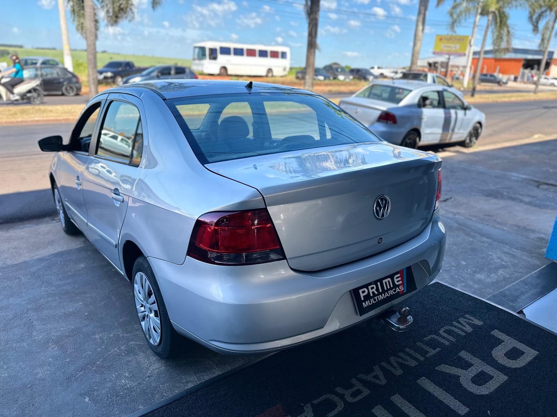 VOLKSWAGEN Voyage - Foto