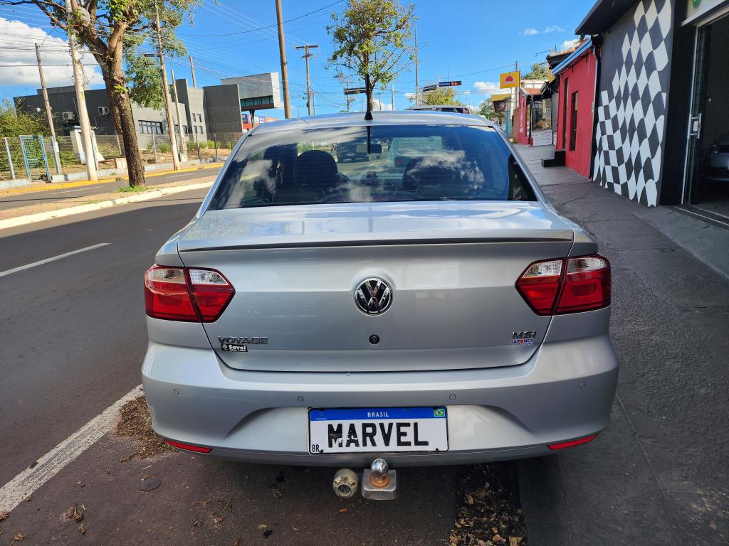 VOLKSWAGEN Voyage - Foto