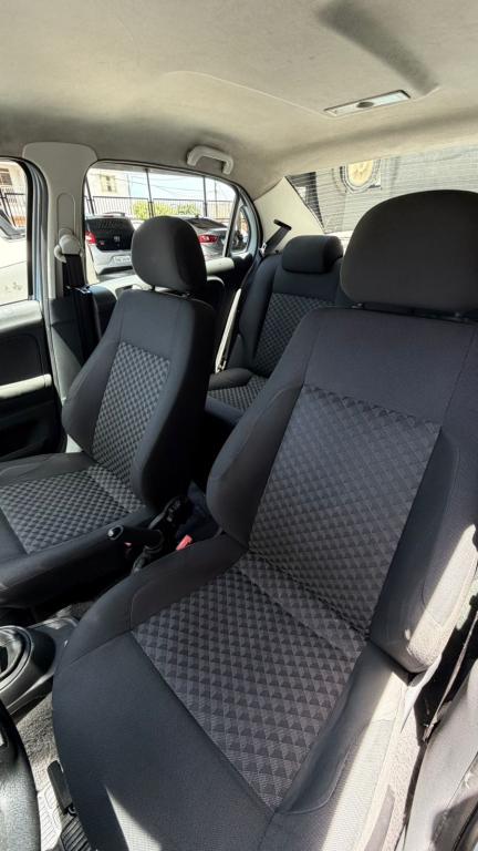 VOLKSWAGEN Voyage - Foto