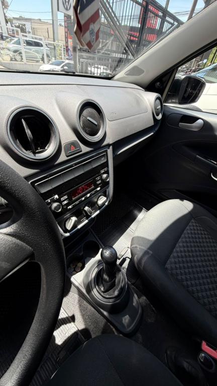 VOLKSWAGEN Voyage - Foto