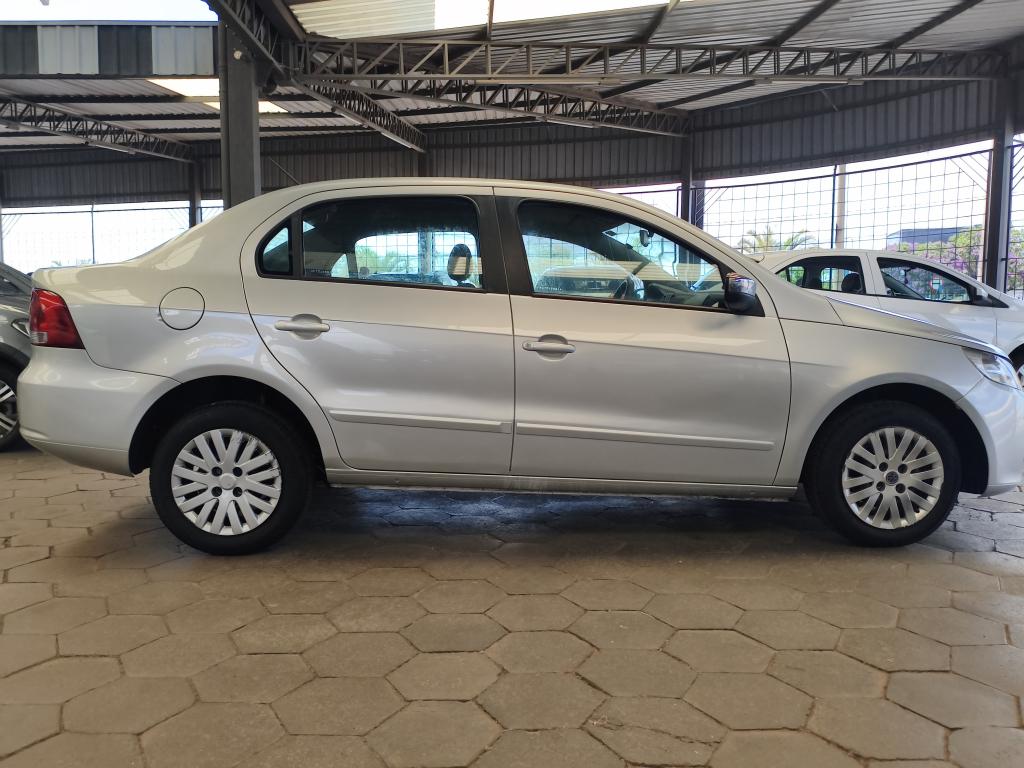 VOLKSWAGEN Voyage - Foto