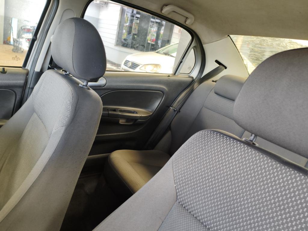 VOLKSWAGEN Voyage - Foto