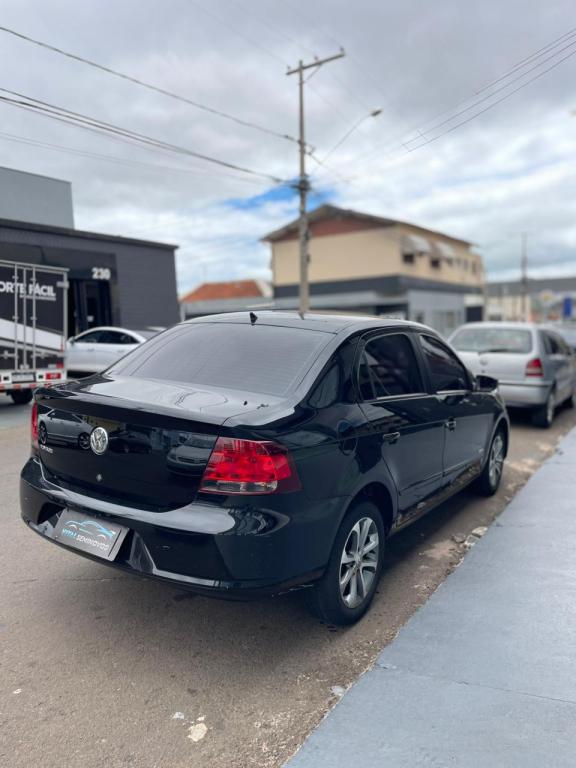 VOLKSWAGEN Voyage - Foto